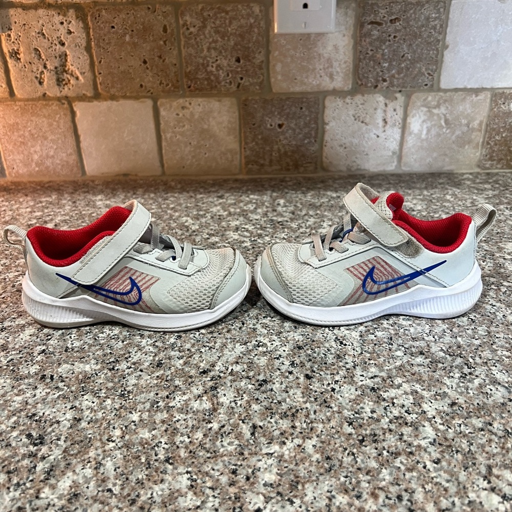 Nike Kids Sneakers - Gray with Red and Blue Highlights